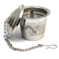 Metalowy zaparzacz do herbaty Koszyczek na łańcuszku
